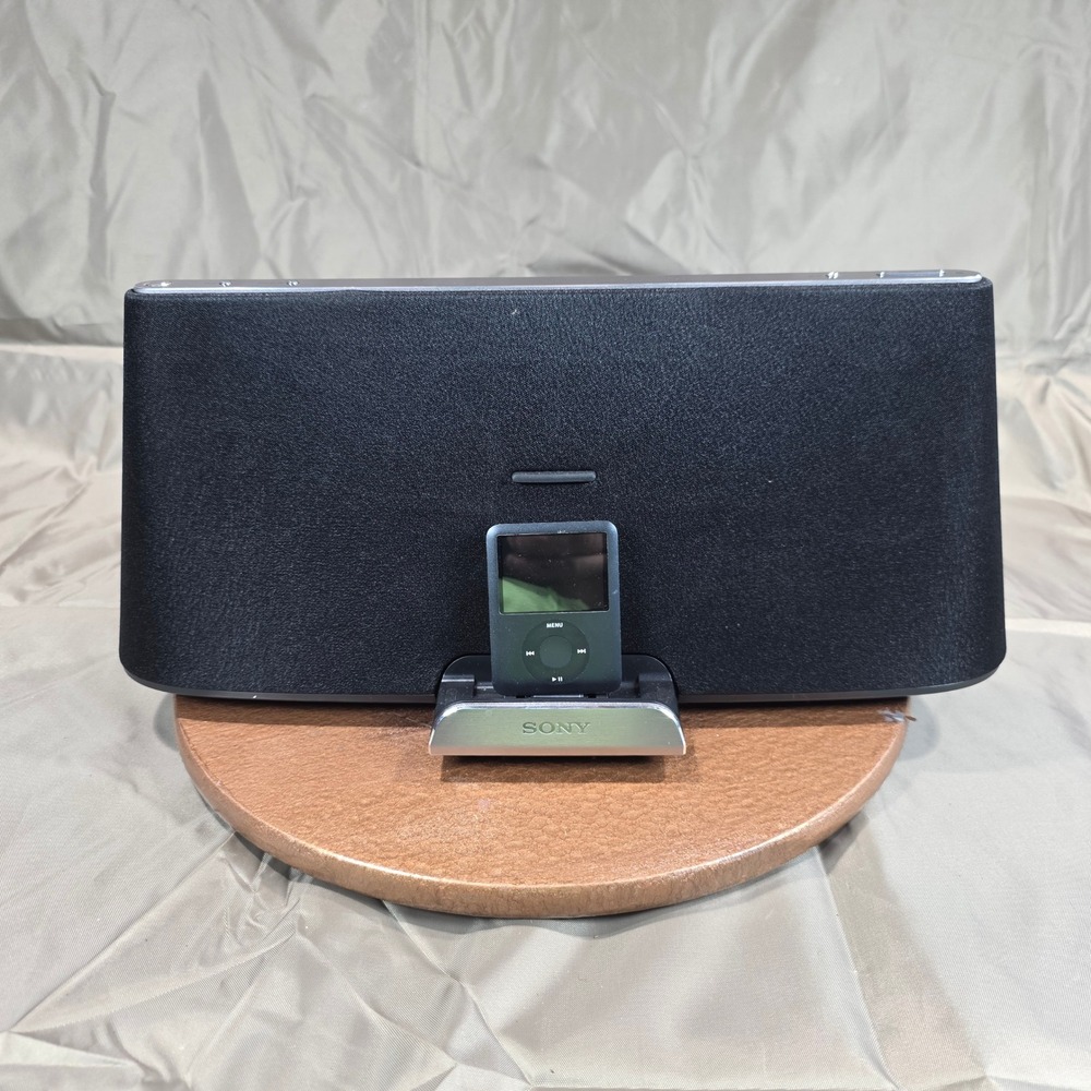 Sony RDP-X500iP Premium Speaker Dock Bundle with Apple iPod nano 3rd Gen 8GB